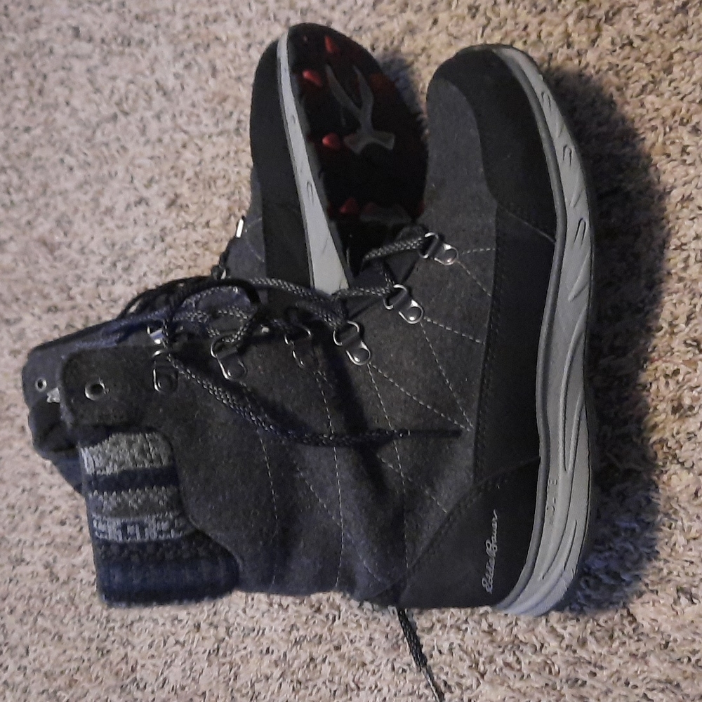 Like new snow boots!